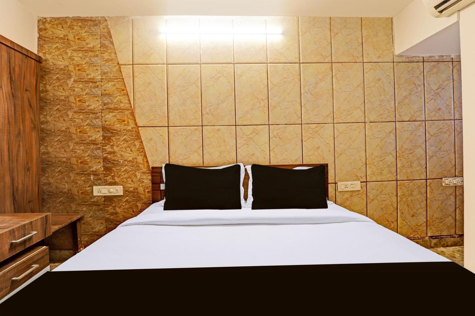 Super Hotel O Inn11 Near Central Station Chennai Exterior photo