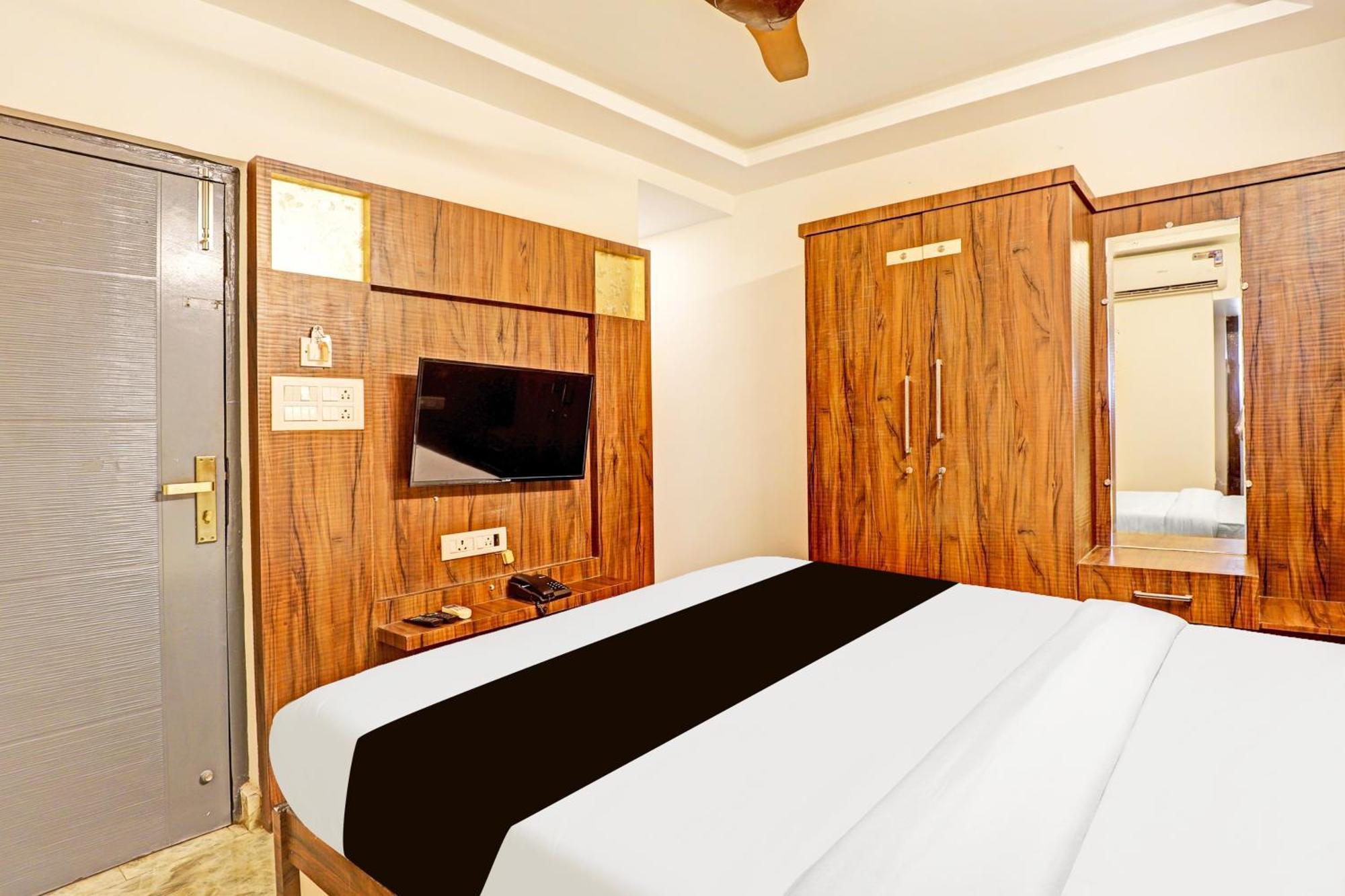 Super Hotel O Inn11 Near Central Station Chennai Exterior photo